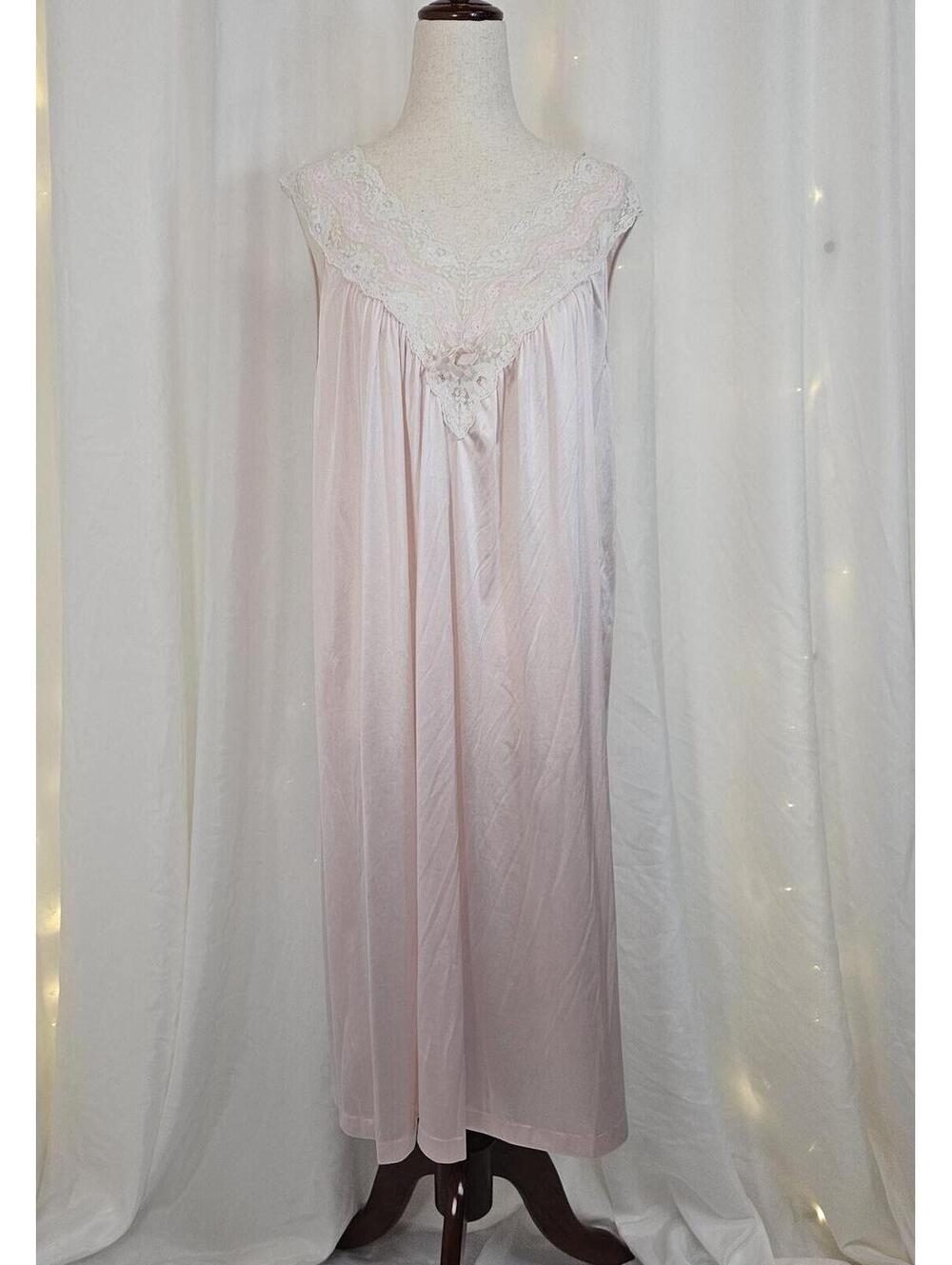Vintage baby pink Vanity Fair night gown size medium
